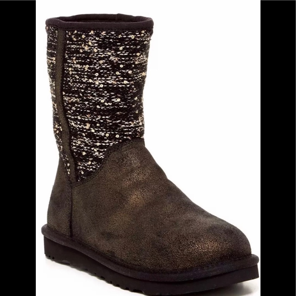 UGG Lyla Boot in Black - Picture 1 of 8